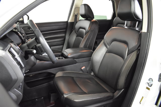 Certified 2024 Nissan Pathfinder SL w/ SL Premium Package AWD/4WD image 9