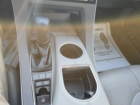 Used 2019 Toyota Avalon Limited image 15