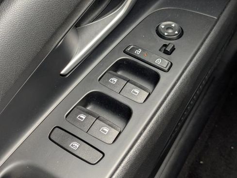 Used 2025 Hyundai Elantra SEL image 26