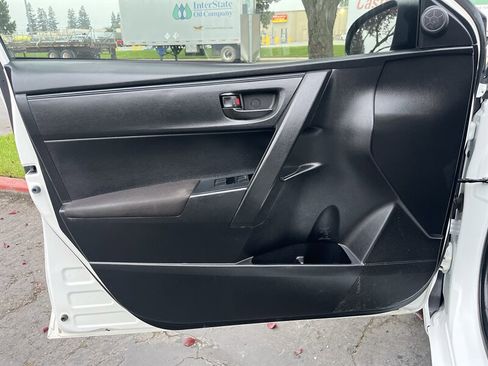Used 2017 Toyota Corolla L w/ Carpet Mat Package (TMS) image 27
