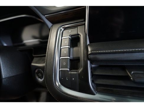 Used 2022 Chevrolet Tahoe Premier AWD/4WD image 22