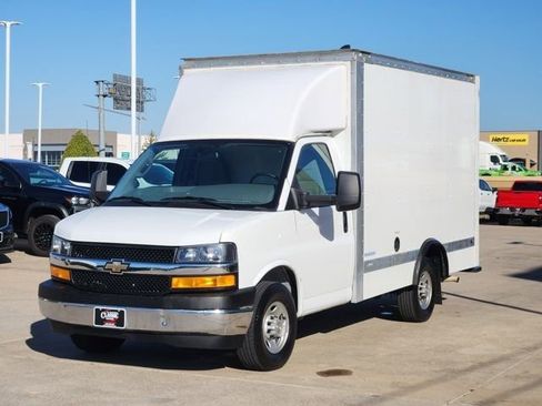Used 2025 Chevrolet Express 3500 w/ Power Convenience Package image 11