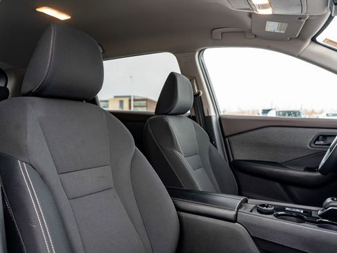 Used 2023 Nissan Rogue S image 12