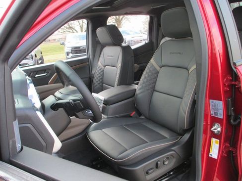 New 2026 GMC Canyon Denali image 12