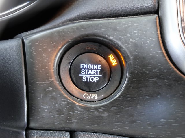 Used 2018 Jeep Grand Cherokee Altitude AWD/4WD image 23