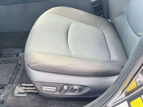 Used 2025 Toyota RAV4 XLE image 14