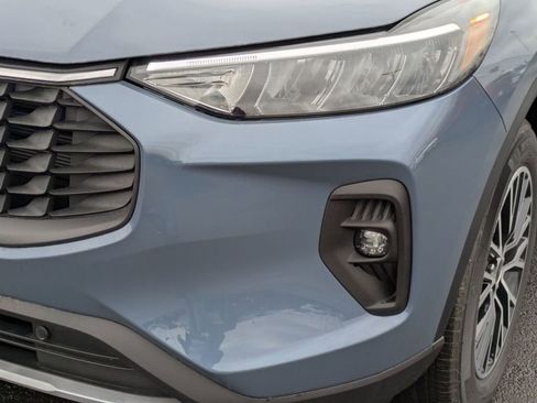 New 2024 Ford Escape SE FWD image 11