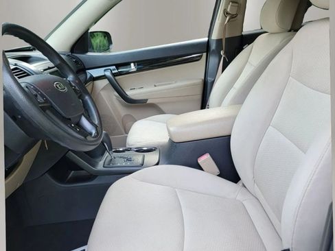 Used 2013 Kia Sorento LX AWD/4WD image 10