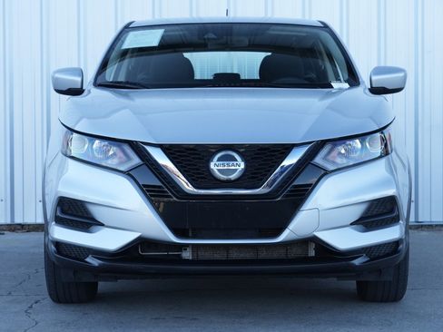 Used 2020 Nissan Rogue Sport S image 6