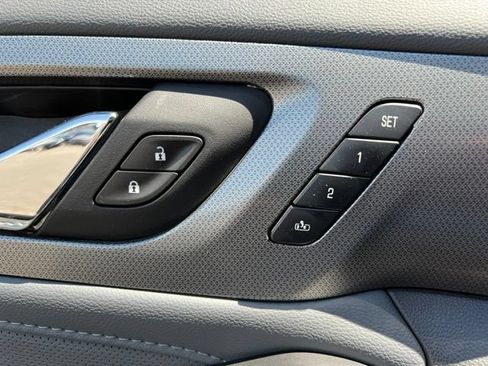 Used 2020 Chevrolet Traverse Premier w/ LPO, Floor Liner Package AWD/4WD image 24