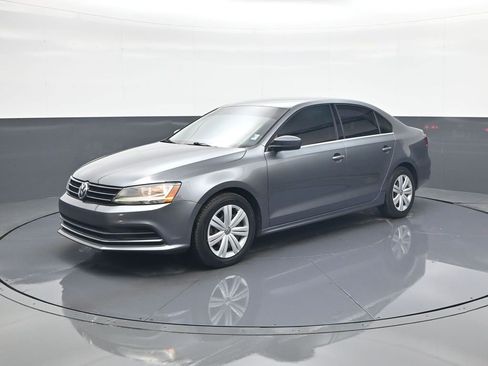Used 2017 Volkswagen Jetta S image 3