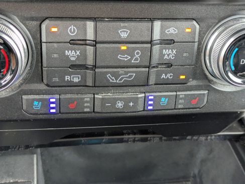 Certified 2019 Ford F150 Platinum w/ Equipment Group 701A Luxury AWD/4WD image 30