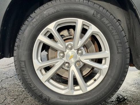 Certified 2017 Chevrolet Equinox LT w/ Convenience Package FWD image 5