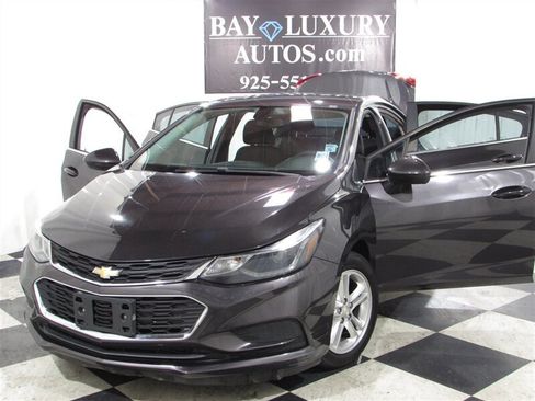 Used 2017 Chevrolet Cruze LT w/ Convenience Package image 83