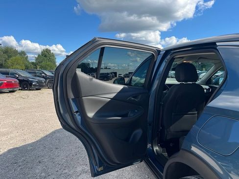 Used 2024 Buick Encore GX Preferred w/ Comfort Package AWD/4WD image 27
