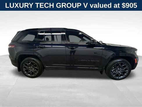 Used 2024 Jeep Grand Cherokee Summit w/ Luxury Tech Group V AWD/4WD image 3