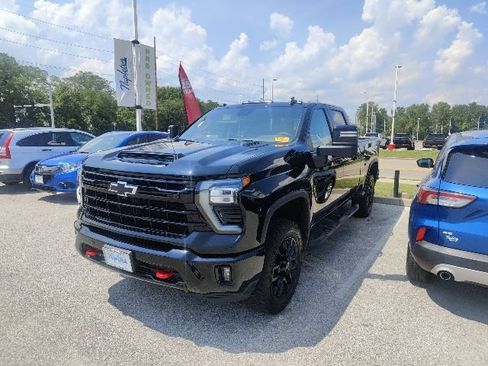 Used 2025 Chevrolet Silverado 2500 LT w/ Trail Boss Package AWD/4WD image 7