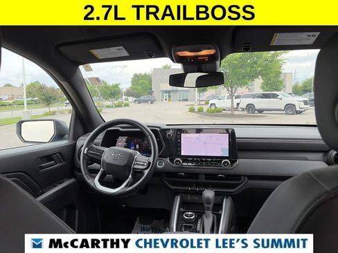 Used 2025 Chevrolet Colorado Trail Boss AWD/4WD image 38