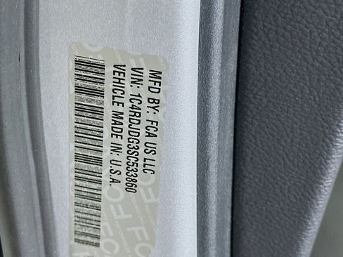 Used 2025 Dodge Durango GT AWD/4WD image 12