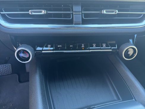 New 2026 Chevrolet Equinox EV LT image 10