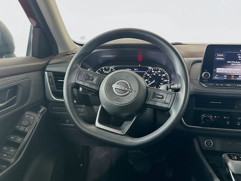 Used 2023 Nissan Rogue S FWD image 18