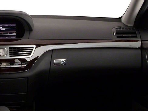 Used 2013 Mercedes-Benz S 550 image 21