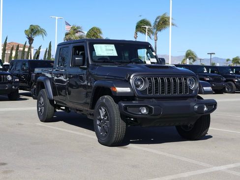 New 2026 Jeep Gladiator Sport image 2