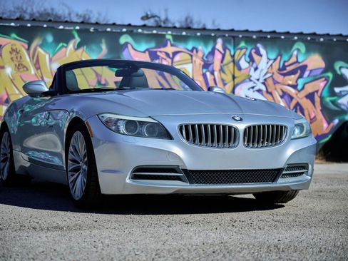 Used 2012 BMW Z4 sDrive35i image 4