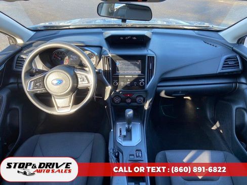 Used 2018 Subaru Impreza 2.0i Premium image 11