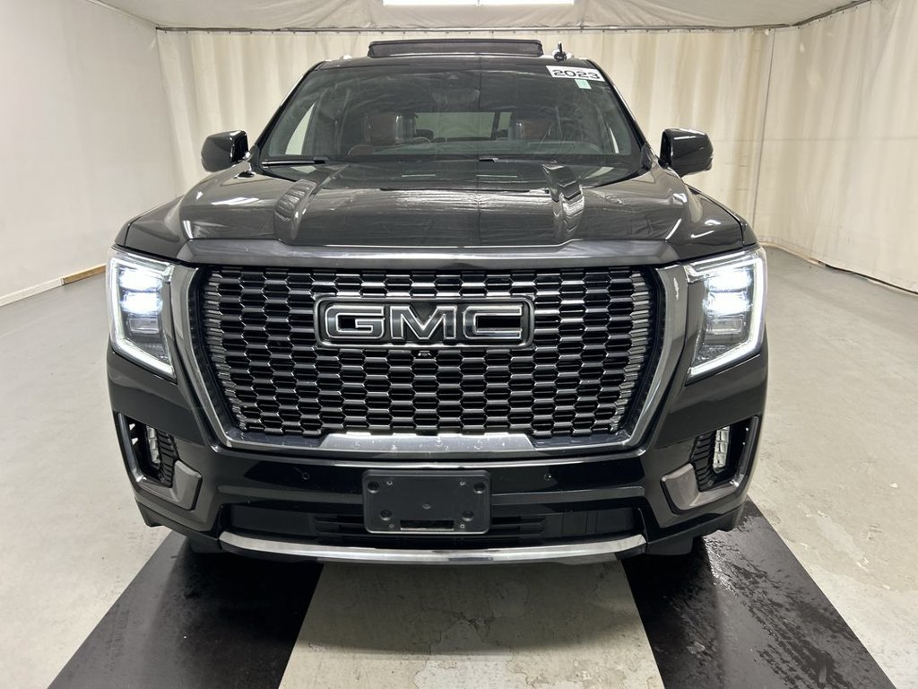 Used 2023 GMC Yukon Denali Ultimate AWD/4WD image 3
