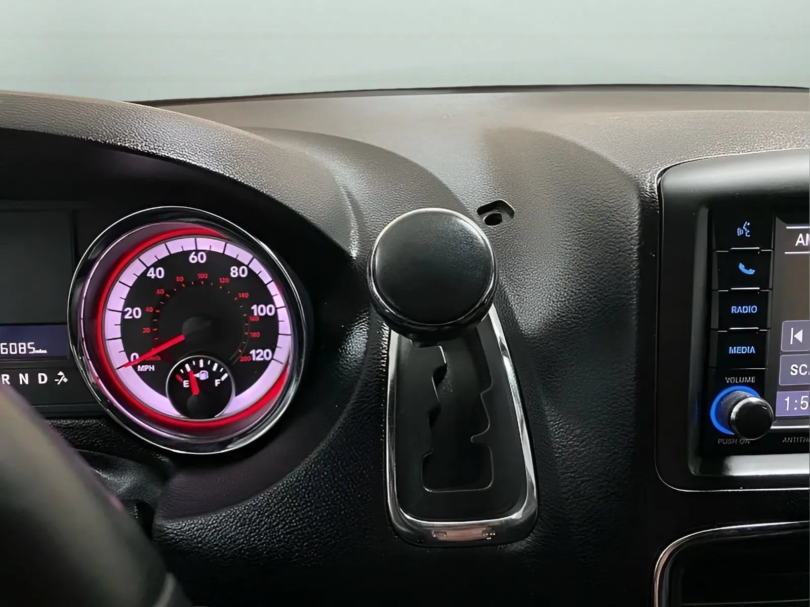 Used 2020 Dodge Grand Caravan SE FWD image 21
