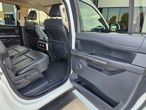 Used 2024 Ford Expedition Max XLT image 28