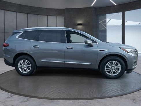 Used 2018 Buick Enclave Essence w/ Trailering Package image 7