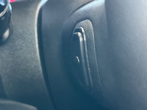 Used 2025 RAM 1500 Laramie image 37