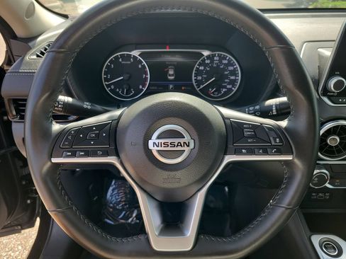 Used 2022 Nissan Sentra SV w/ Lighting Package FWD image 18