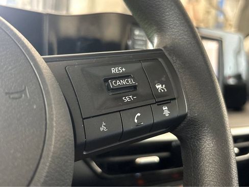 Used 2025 Nissan Kicks S FWD image 16
