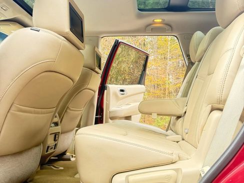 Used 2014 Nissan Pathfinder Platinum w/ Platinum Premium Package image 11