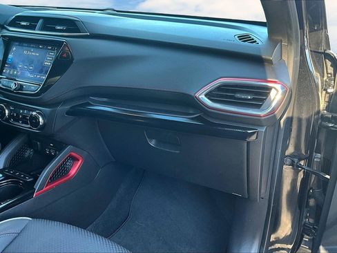 Used 2023 Chevrolet TrailBlazer RS w/ Sun and Liftgate Package image 18
