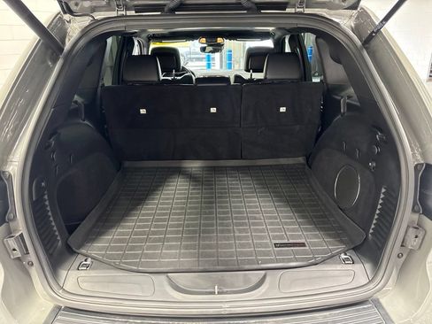 Used 2020 Jeep Grand Cherokee Altitude AWD/4WD image 41