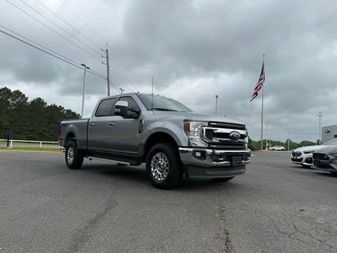 Used 2022 Ford F250 XLT w/ XLT Premium Package image 9