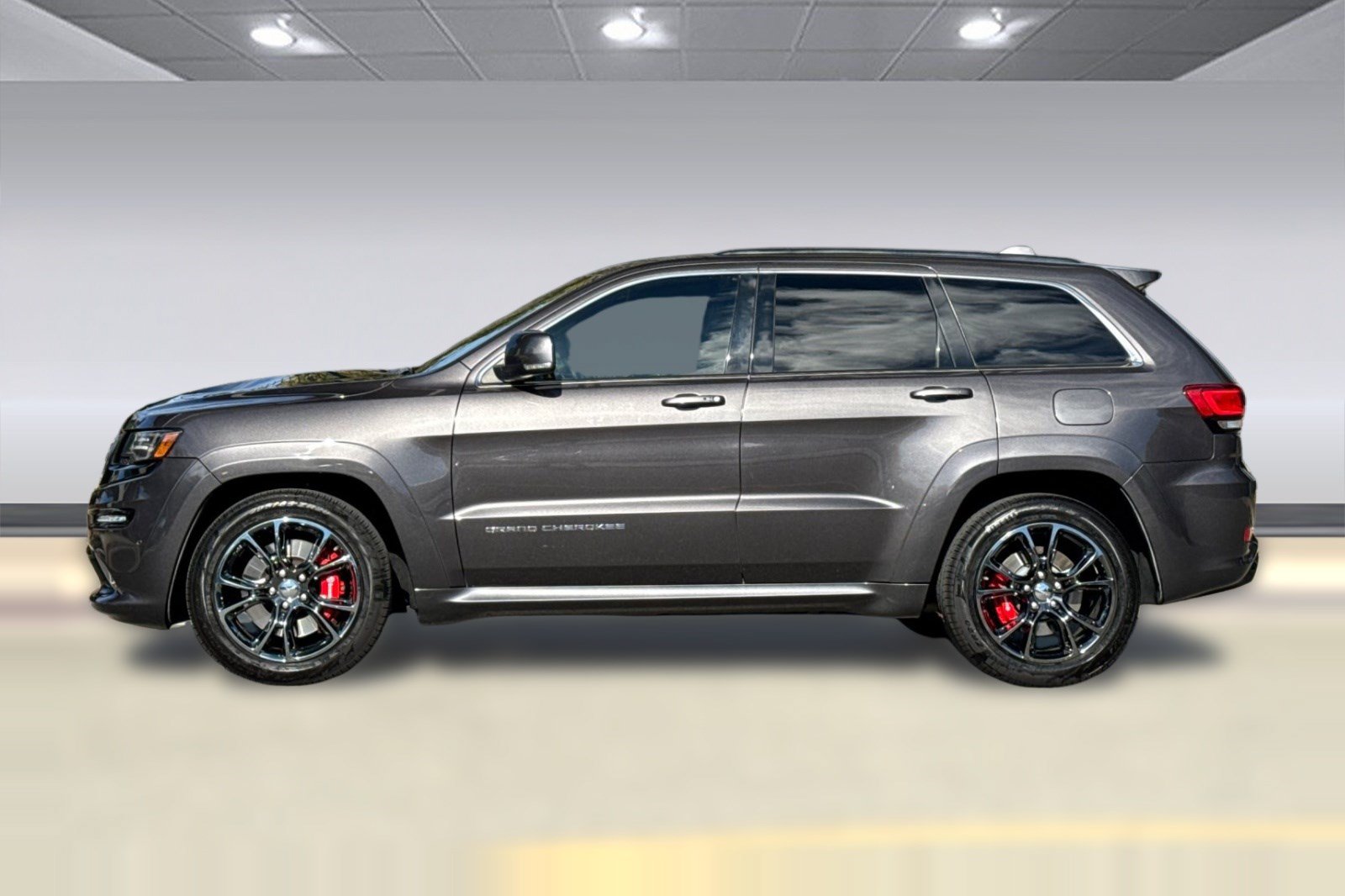 Used 2015 Jeep Grand Cherokee SRT w/ Trailer Tow Group IV AWD/4WD image 2