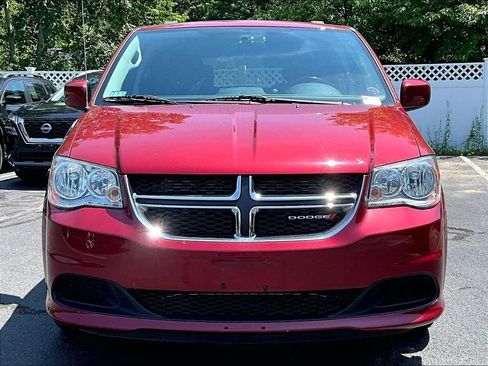 Used 2015 Dodge Grand Caravan SXT FWD image 2
