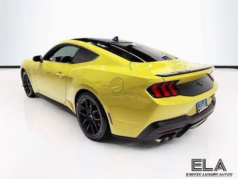 Used 2025 Ford Mustang Coupe RWD image 6