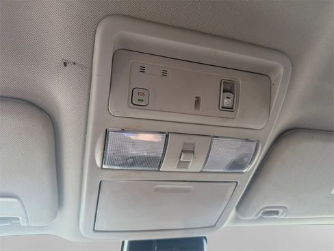 Used 2023 Nissan Titan SV w/ SV Convenience Package image 23