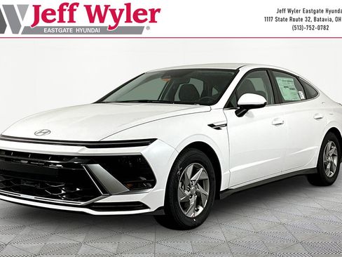 New 2026 Hyundai Sonata SE FWD image 1