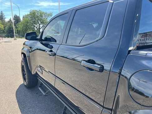 Used 2024 Toyota Tacoma TRD Sport AWD/4WD image 10