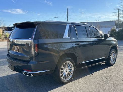 Used 2022 Cadillac Escalade Premium Luxury image 7