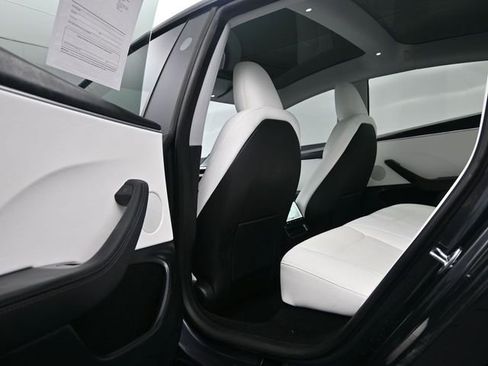 Used 2025 Tesla Model 3 Long Range image 15