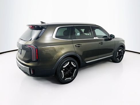 Used 2023 Kia Telluride EX w/ EX Captain's Chair Package FWD image 9