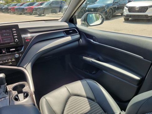 Used 2024 Toyota Camry SE image 17